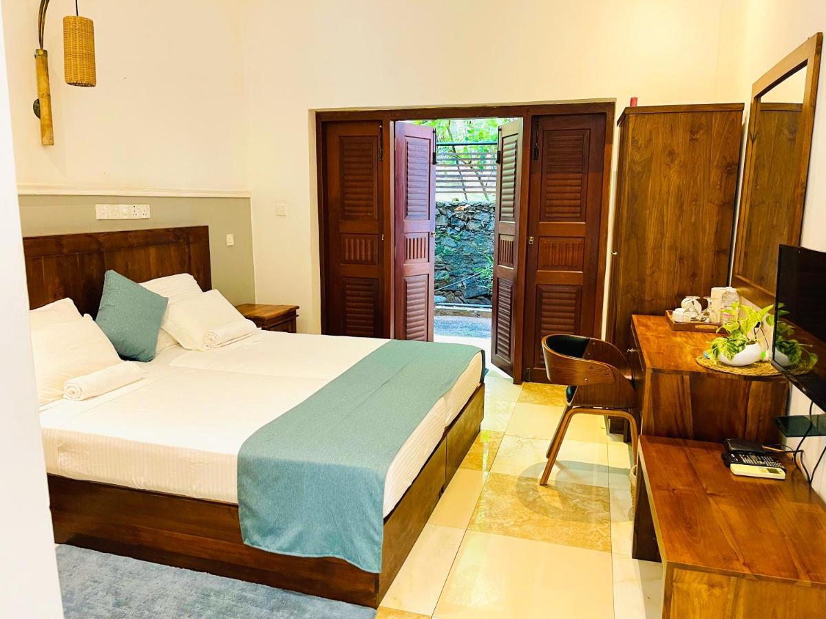 Grand Rockland Hotel Matara Bagian luar foto